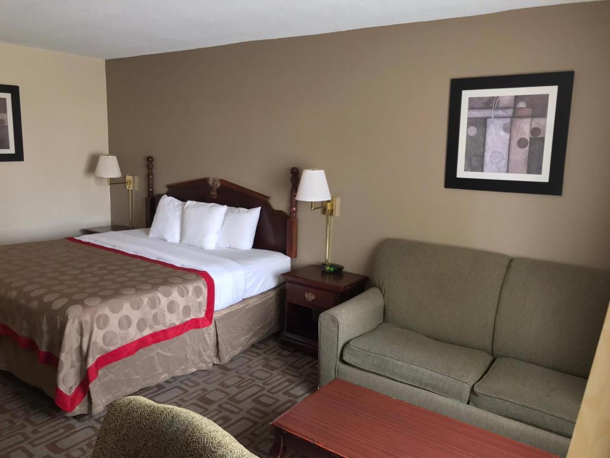 Hotel Triple Crown Louisville