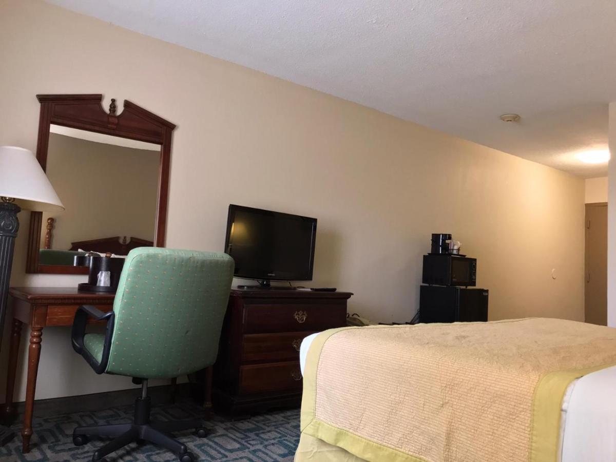 Hotel Triple Crown Louisville