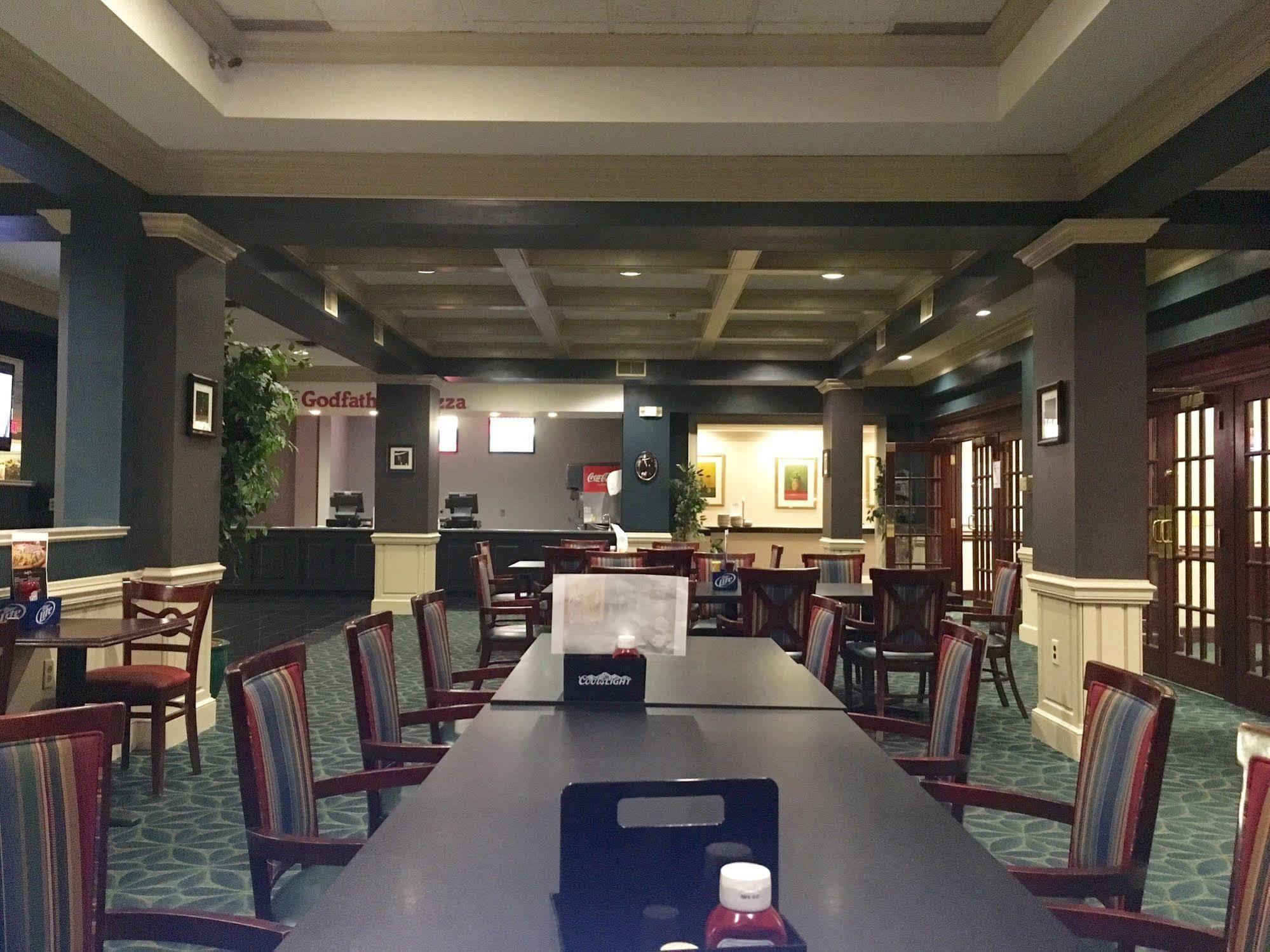 Hotel Triple Crown